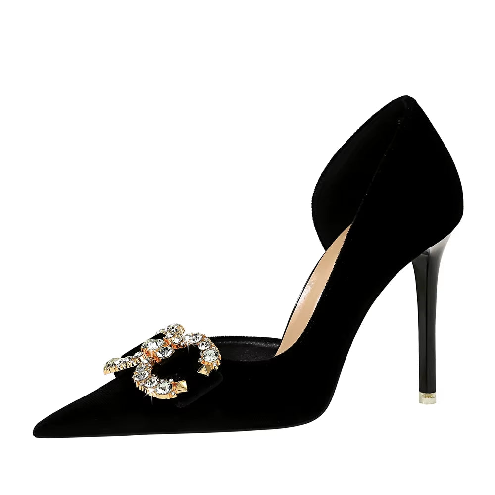 (1363-K77 BIGTREE Banquet) Tacones altos, tacones finos, corte poco profundo, corte lateral puntiagudo, hebilla de diamantes de imitación de gamuza gruesa, pajarita