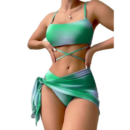 Nuevo diseño, estampado sexy en stock, ropa de playa de dos piezas, trajes de baño con cuello halter triangular y tanga para mujer